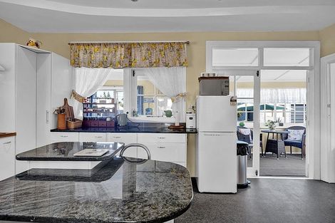 Photo of property in 3 Victoria Street, Hawera, 4610