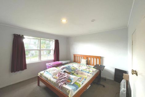 Photo of property in 32 Preston Avenue, Henderson, Auckland, 0610