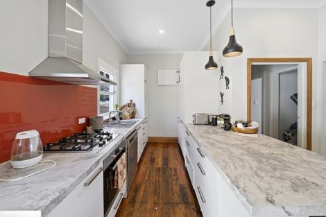 Photo of property in 53 Sutherland Road, Melrose, Wellington, 6023
