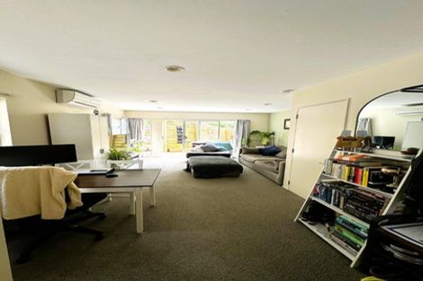 Photo of property in 7/138 Queens Drive, Lyall Bay, Wellington, 6022