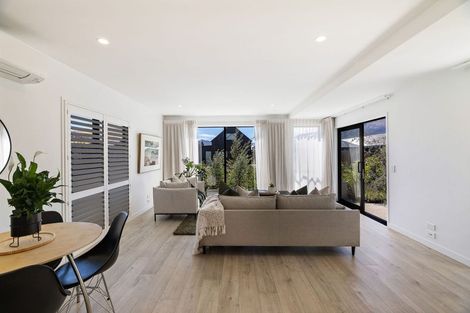 Photo of property in 18 Chapman Way, Jacks Point, 9371