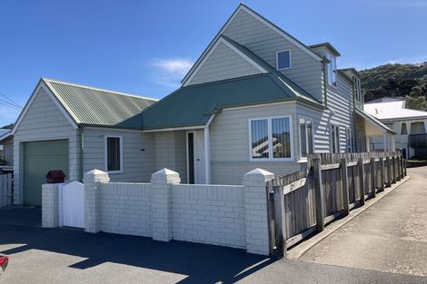 Photo of property in 60a Freyberg Street, Lyall Bay, Wellington, 6022