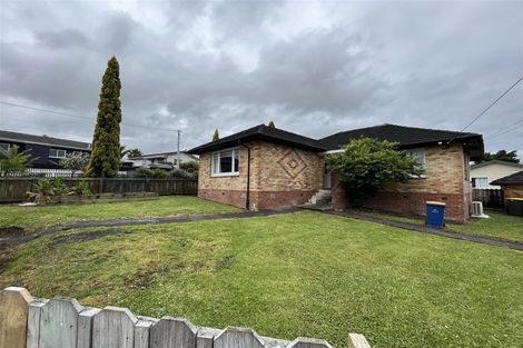 Photo of property in 2a/2 Matipo Road, Te Atatu Peninsula, Auckland, 0610