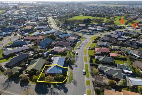 Photo of property in 2/15 Lowry Avenue, Redwood, Christchurch, 8051