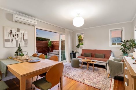 Photo of property in 53 Verran Road, Birkenhead, Auckland, 0626