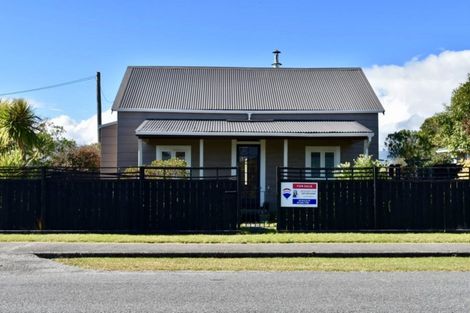 Photo of property in 17 Peel Street, Westport, 7825