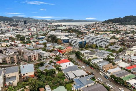 Photo of property in 3uj Papawai Terrace, Mount Cook, Wellington, 6021
