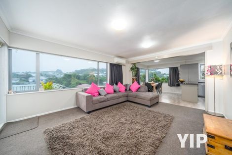 Photo of property in 5 Hallewell Crescent, Johnsonville, Wellington, 6037