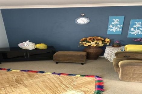 Photo of property in 7 Kookaburra Place, Botany Downs, Auckland, 2010