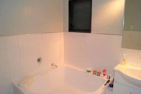 Photo of property in 9u4 Wilkinson Street, Oriental Bay, Wellington, 6011