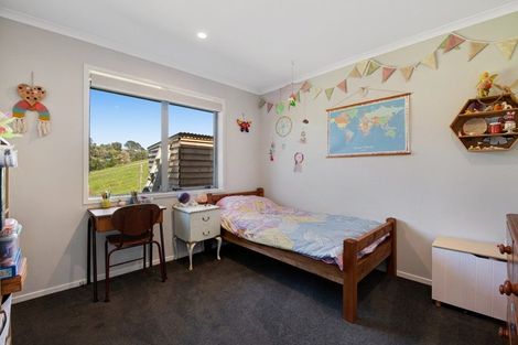 Photo of property in 19 Rauta Way, Helensville, 0800