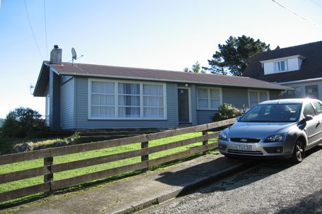 Photo of property in 1 Dunmail Way, Newlands, Wellington, 6037