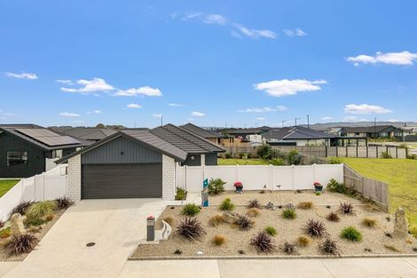 Photo of property in 4 Te Taniwha Road, One Tree Point, 0118