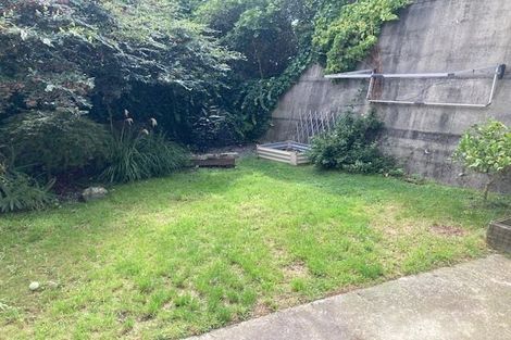 Photo of property in 3a Southern Cross Crescent, Island Bay, Wellington, 6023