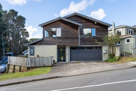 Photo of property in 1a Chester Road, Tawa, Wellington, 5028
