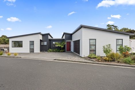 Photo of property in 2 Odlin Lane, Red Beach, 0932