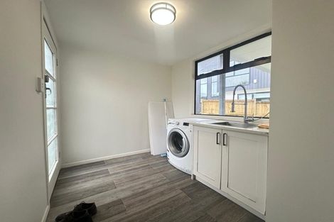 Photo of property in 24b Duncan Avenue, Te Atatu South, Auckland, 0610