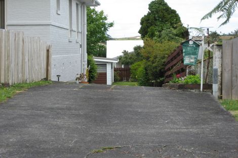 Photo of property in 10 Henry Curd Terrace, Pukekohe, 2120