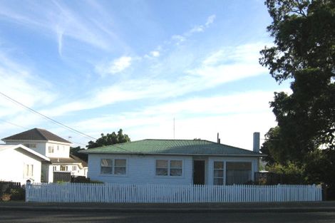 Photo of property in 2/136 Chivalry Road, Glenfield, Auckland, 0629