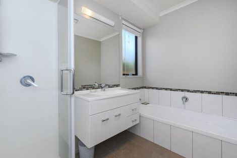 Photo of property in 24 Hansard Place, Bethlehem, Tauranga, 3110