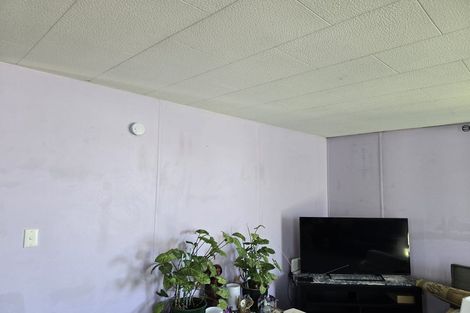 Photo of property in 1/15 Starforth Place, Henderson, Auckland, 0612