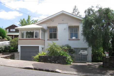 Photo of property in 2 Cracroft Street, Devonport, Auckland, 0624