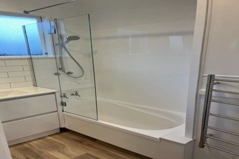 Photo of property in 2a Lansdown Place, Papakura, 2110