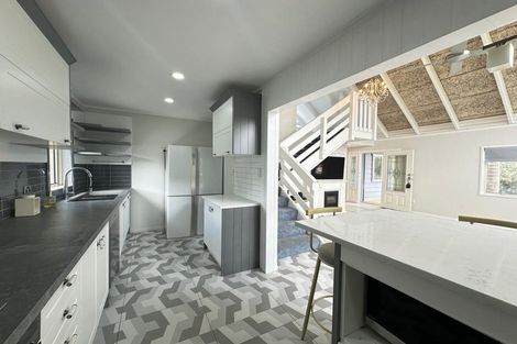 Photo of property in 47a Taikata Road, Te Atatu Peninsula, Auckland, 0610