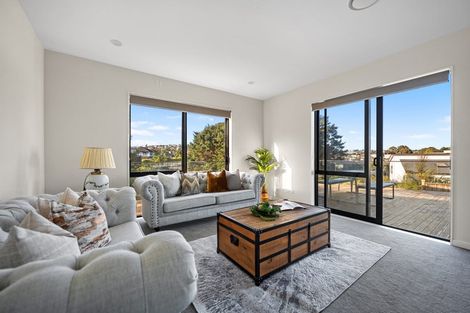 Photo of property in 14 Rathmullen Place, Pinehill, Auckland, 0632