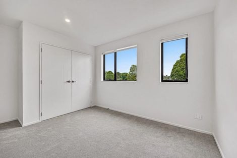 Photo of property in 345 Pakuranga Road, Pakuranga Heights, Auckland, 2010