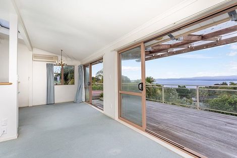 Photo of property in 17 Sea Vista Avenue, Beach Haven, Auckland, 0626