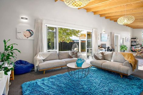 Photo of property in 21 Norfolk Drive, Cambridge, 3434