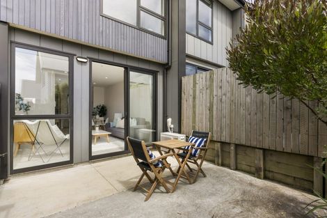 Photo of property in 62u2 Spenmoor Street, Newlands, Wellington, 6037