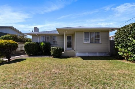 Photo of property in 20 Rospeath Crescent, Spotswood, New Plymouth, 4310