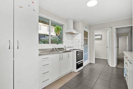 Photo of property in 11 Chrisarda Place, Red Hill, Papakura, 2110