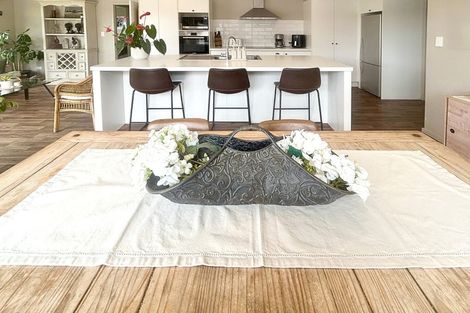 Photo of property in 15 Rainey Crescent, Papamoa Beach, Papamoa, 3118