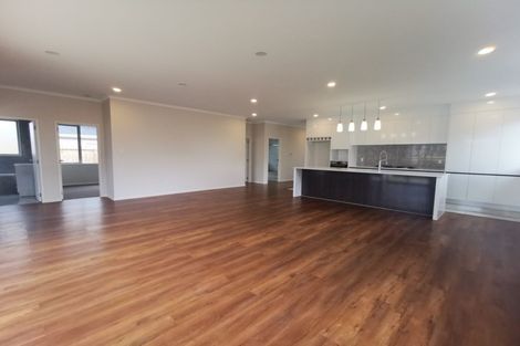 Photo of property in 1 Huahua Crescent, Papakura, 2110