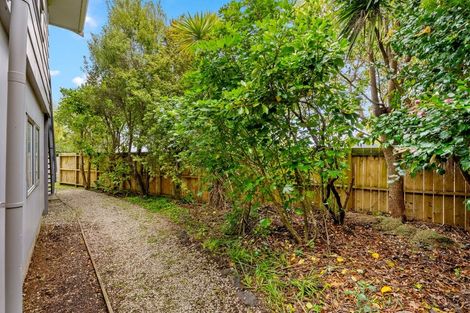 Photo of property in 1/14 Sunward Rise, Glenfield, Auckland, 0629