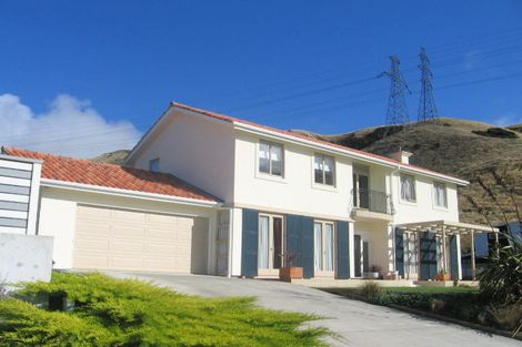 Photo of property in 2 Neston Grove, Churton Park, Wellington, 6037