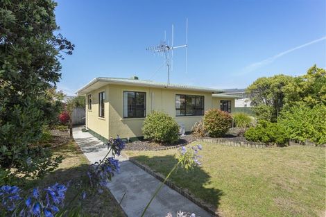 Photo of property in 25 Lee Street, Castlecliff, Whanganui, 4501