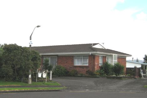 Photo of property in 2/27 Poinsettia Place, Henderson, Auckland, 0610