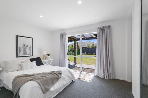 Photo of property in 32 Kirsten Place, Parklands, Christchurch, 8083