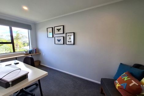 Photo of property in 1/52 Pupuke Road, Hillcrest, Auckland, 0627
