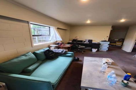 Photo of property in 3 Sunset Road, Totara Vale, Auckland, 0632