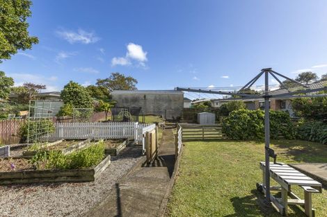 Photo of property in 15 Tarahua Road, Vogeltown, New Plymouth, 4310