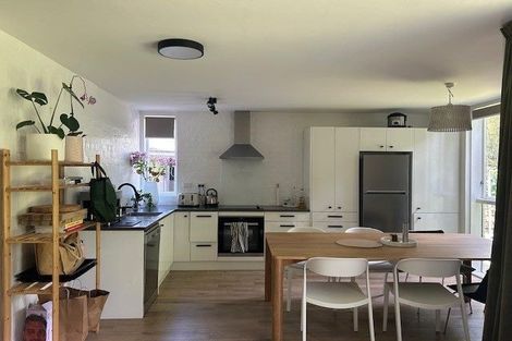 Photo of property in 141 Churton Drive, Churton Park, Wellington, 6037