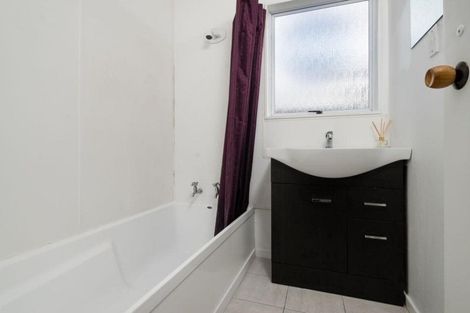 Photo of property in 1/82 Luanda Drive, Ranui, Auckland, 0612