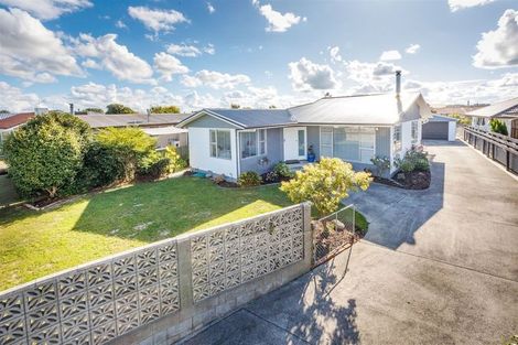 Photo of property in 17 Palliser Place, Milson, Palmerston North, 4414
