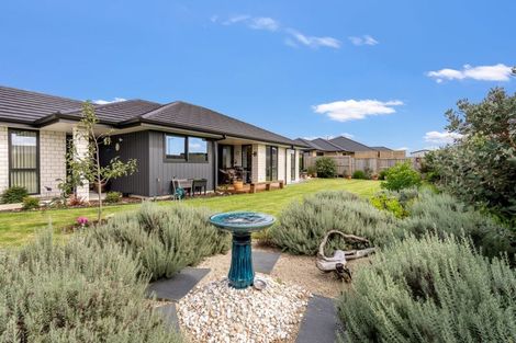 Photo of property in 4 Te Taniwha Road, One Tree Point, 0118