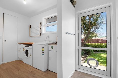 Photo of property in 88 Farquhars Road, Redwood, Christchurch, 8051